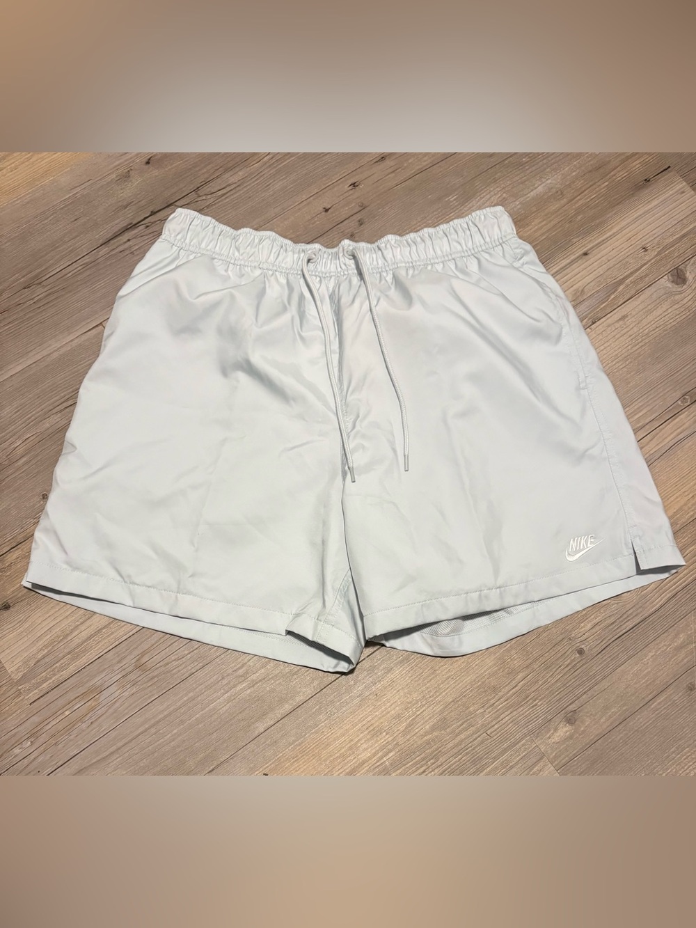 Nike standard fit shorts medium new with tags